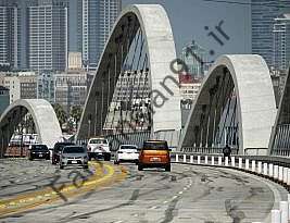 به گفته LAPD، پل نمادین خیابان ششم به دلیل تصاحب مکرر، فعالیت غیرقانونی بسته شده است