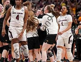 چگونه آیووا فصل عالی کارولینای جنوبی را به پایان رساند